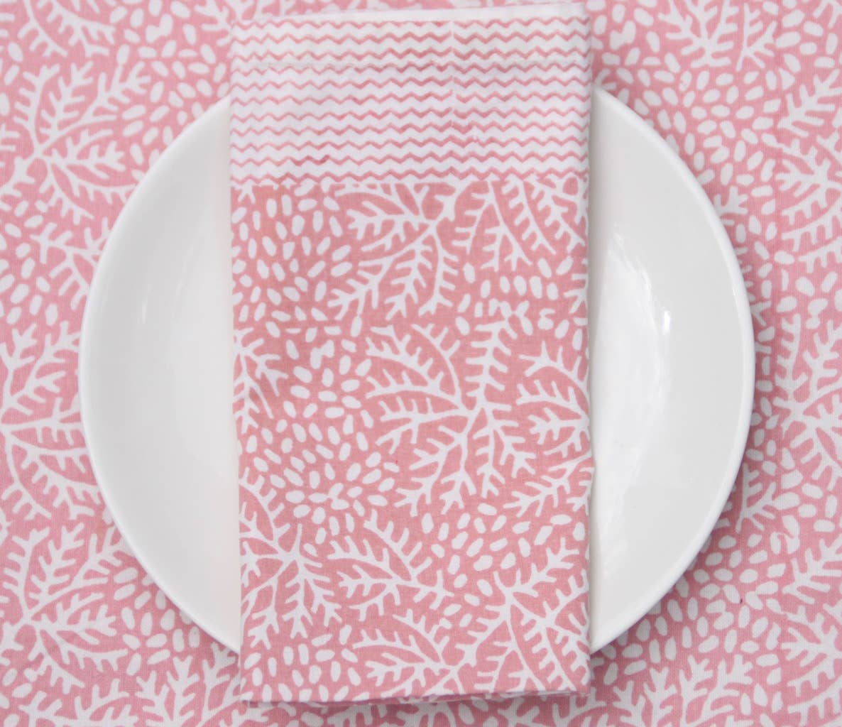 Rozablue – wholesale Tablecloth – Handblockprinted tablecloth  XL Floral Coral 160 x 3405