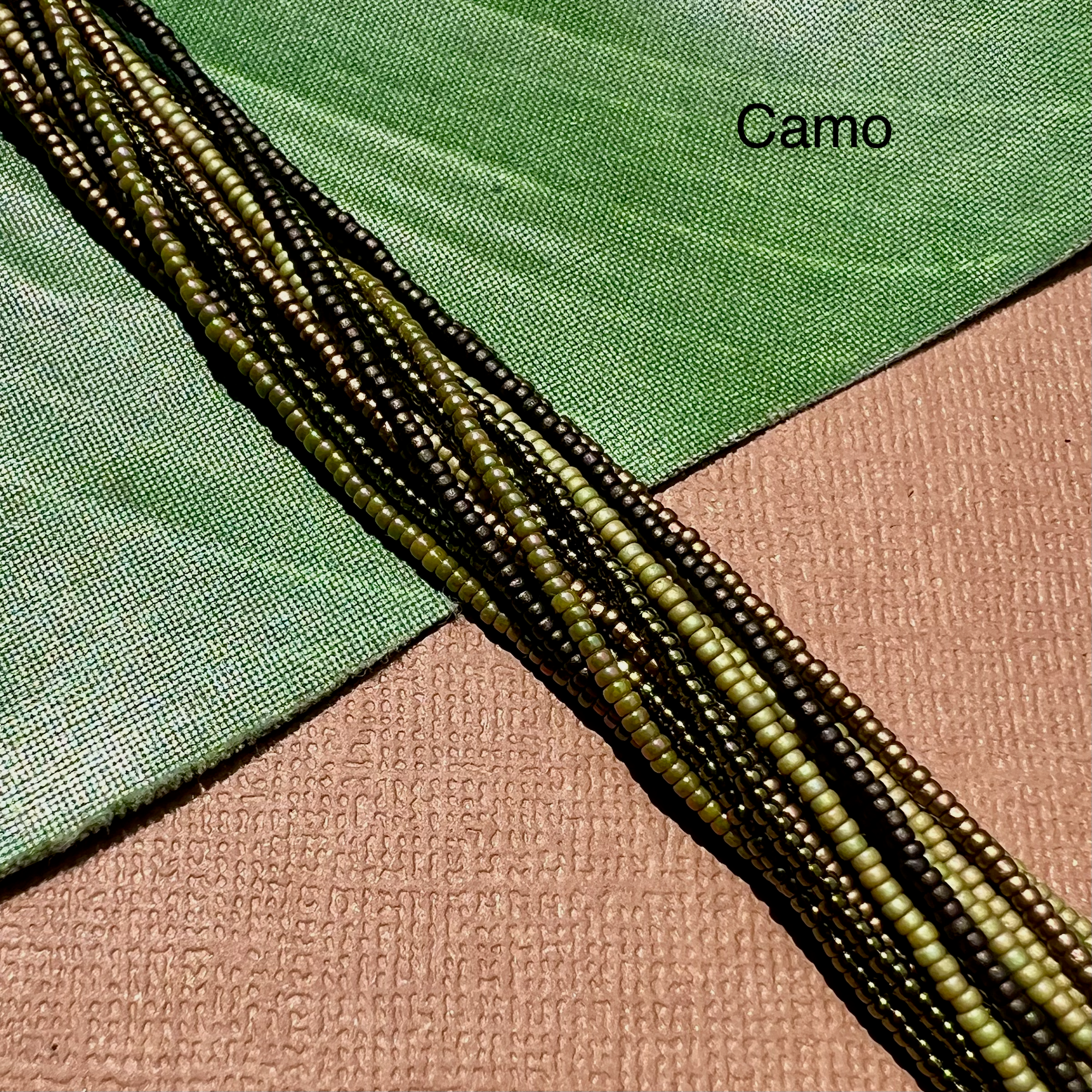 Bead Goes On – Colar com missangas/pérolas por atacado – Colares Grossos de Missangas de Múltiplas Fios - Fecho de Botão de Lótus11