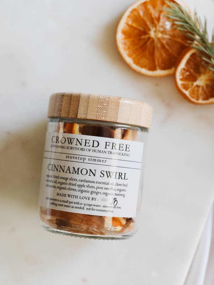 Simmer à la Cuisinière Bio - Tourbillon de Cannelle - Fabriqué par des Survivants pour la vente par Crowned Free
