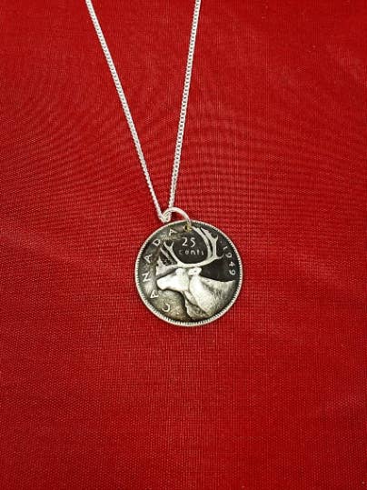 Colliers pièce quart en argent vieilli pour la vente par Lost Things Artisan Jewelry