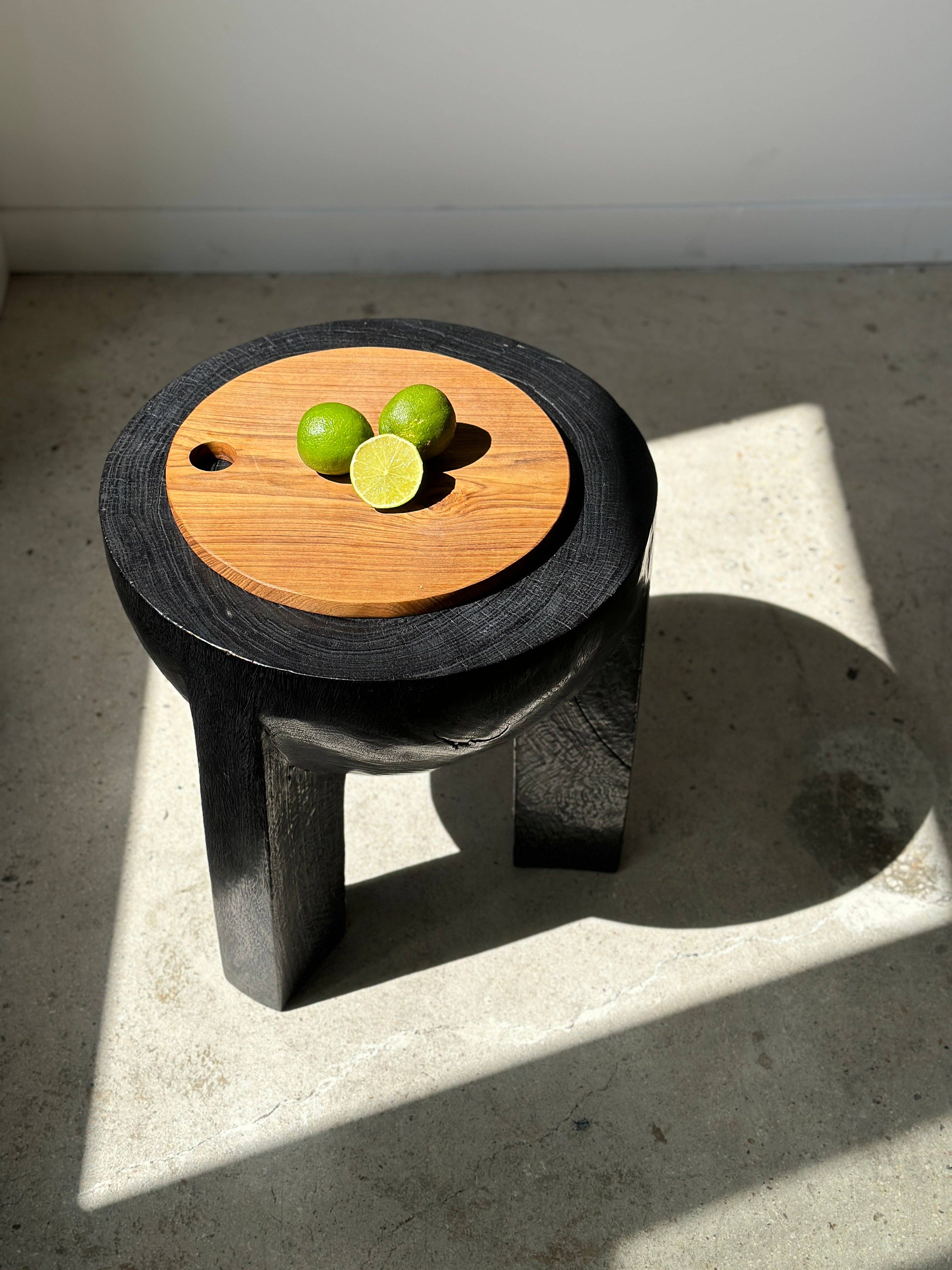 Office Objets – wholesale Skärbräda – Rund skärbräda i urholkad teak D:3084