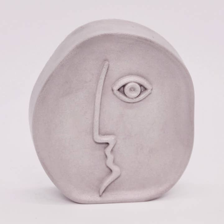 Scultura Concrete Face Mini Type II - Grigio per la vendita all'ingrosso da parte di Doty Chou Objects