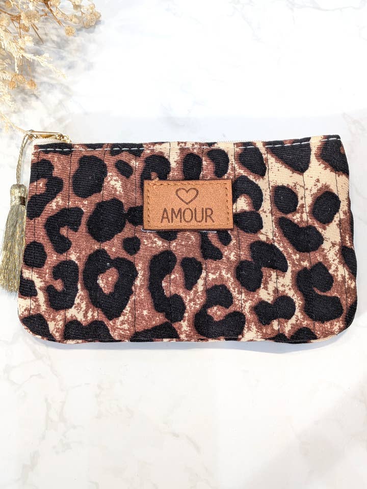 46573 Leopard fabric pouch for wholesale by LOLO & YAYA