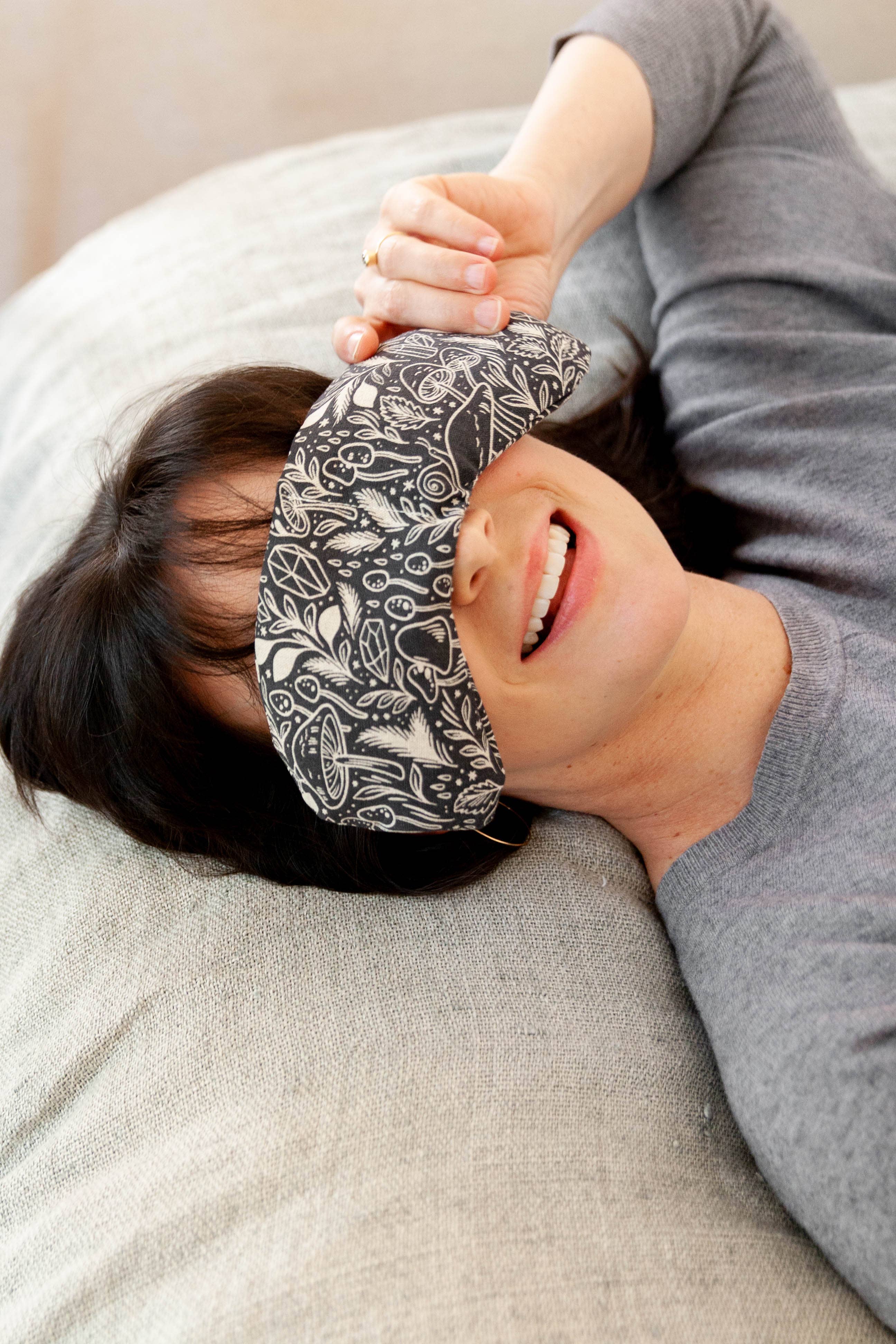 Slow North - Venta al por mayor Antifaz - Máscara para ojos con diseño de hongos místicos | Almohadilla ocular con peso para spa4