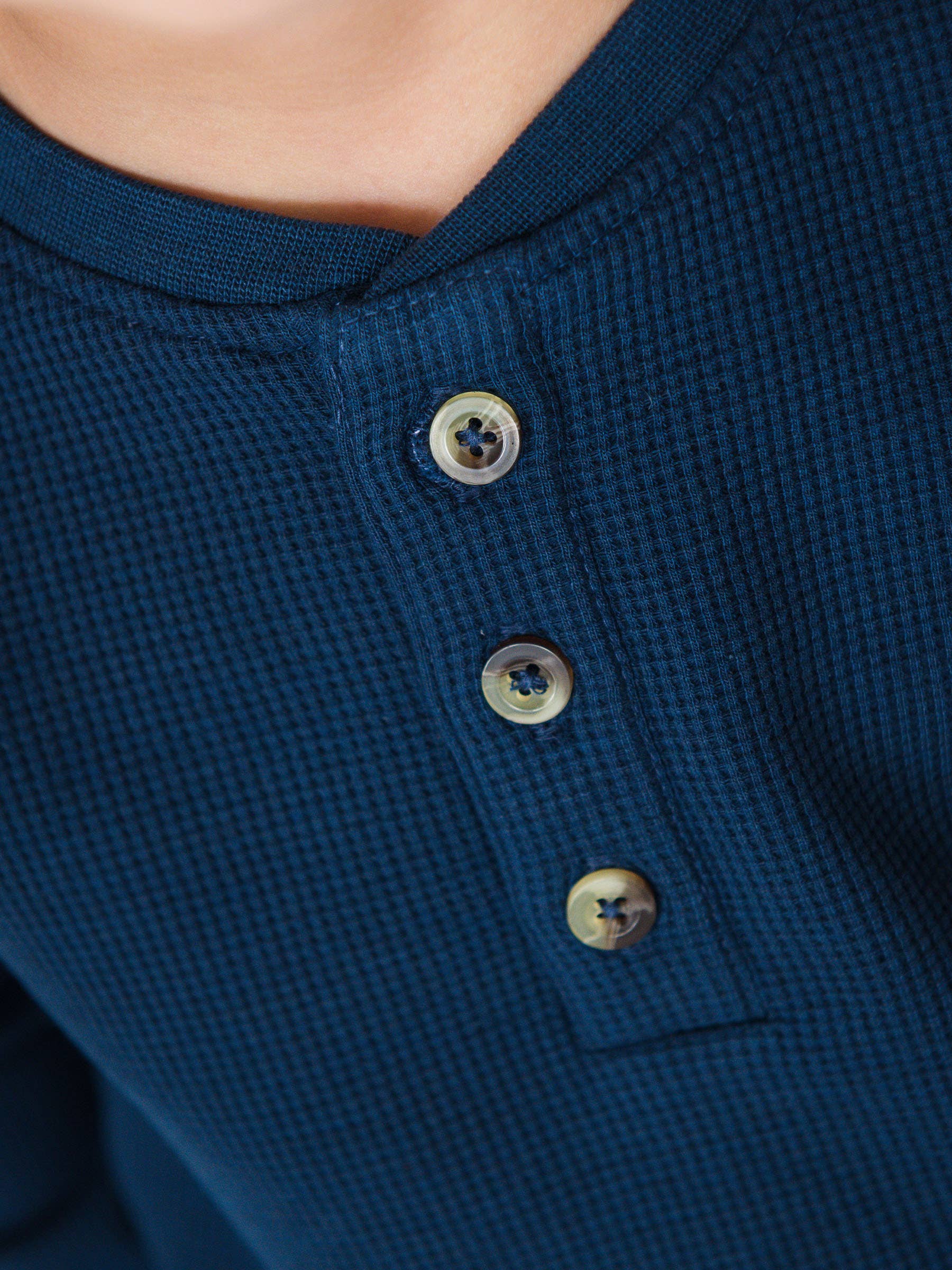 Marine T-shirt Henley à manches longues en tricot gaufré bleu marine foncé pour garçons en vente sur Faire6