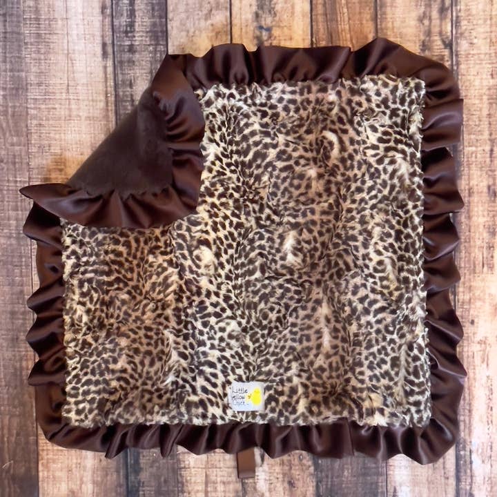 Cheetah Soft Texture Bedding Blanket with Animal Print for wholesale by Little Yellow Chick