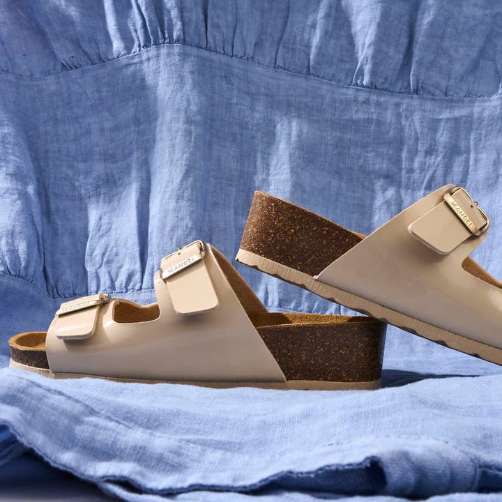 Beige CARLA slippers met twee banden - Art.MD0245 voor wholesale door Mandél