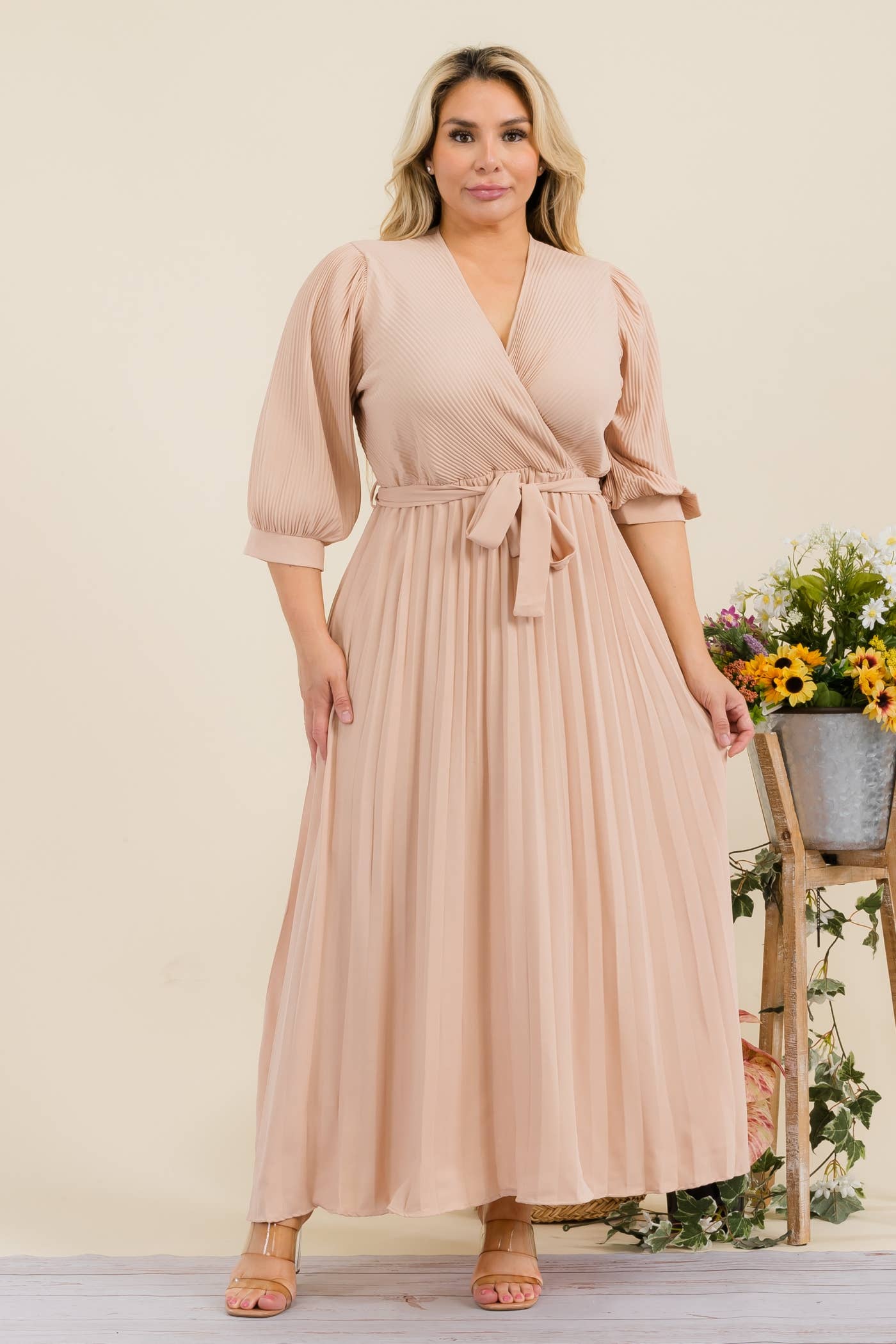 Fashion Space - Vendita all'ingrosso Vestito - Donna - Abito lungo plissettato tinta unita per donna taglie comode1