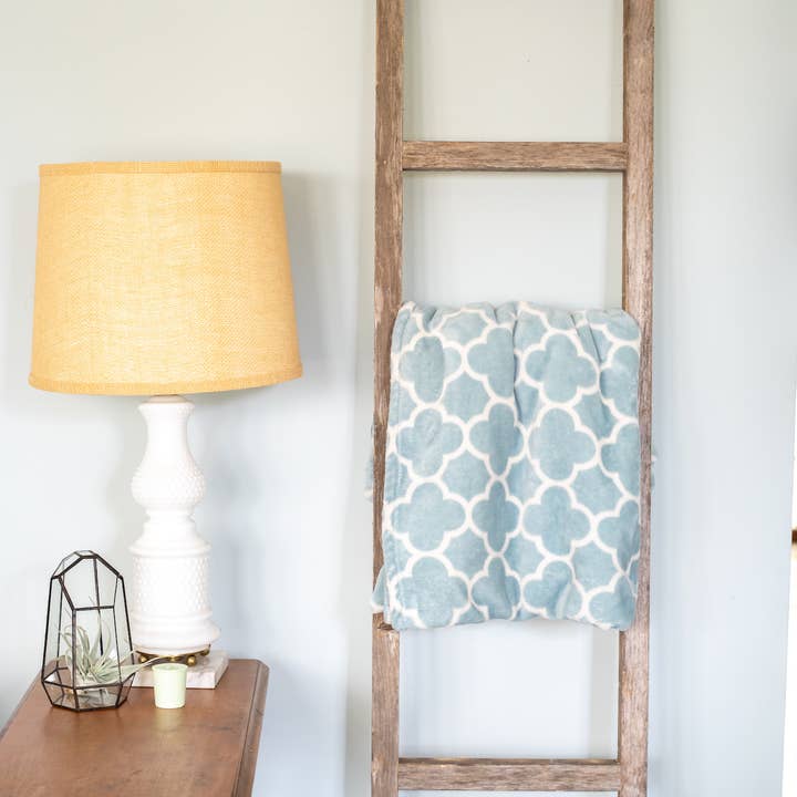 HomeRoots – Großhandel Freistehendes Regal – 6-stufiges, rustikales Leiterregal aus verwittertem grauem Holz3