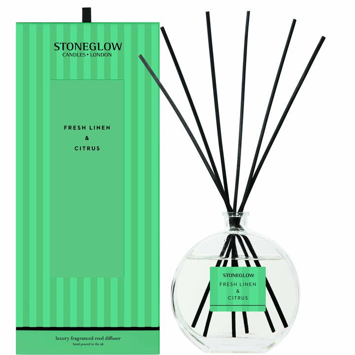 Moderne Klassiekers - Verse Linnen & Citrus - Grote Geurstokjes 460ml Nieuw voor wholesale door Stoneglow Candles