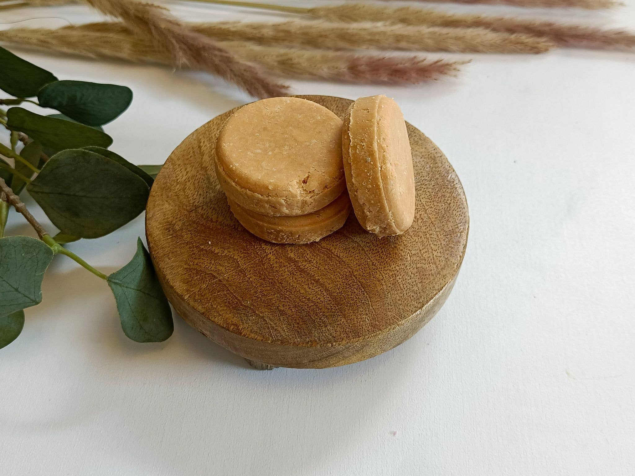 Forest Fragrances - Wholesale Shampoo Puck/Solid Shampoo - Solid Shampoo Bar - Skadi (scent: ginger and vanilla)1