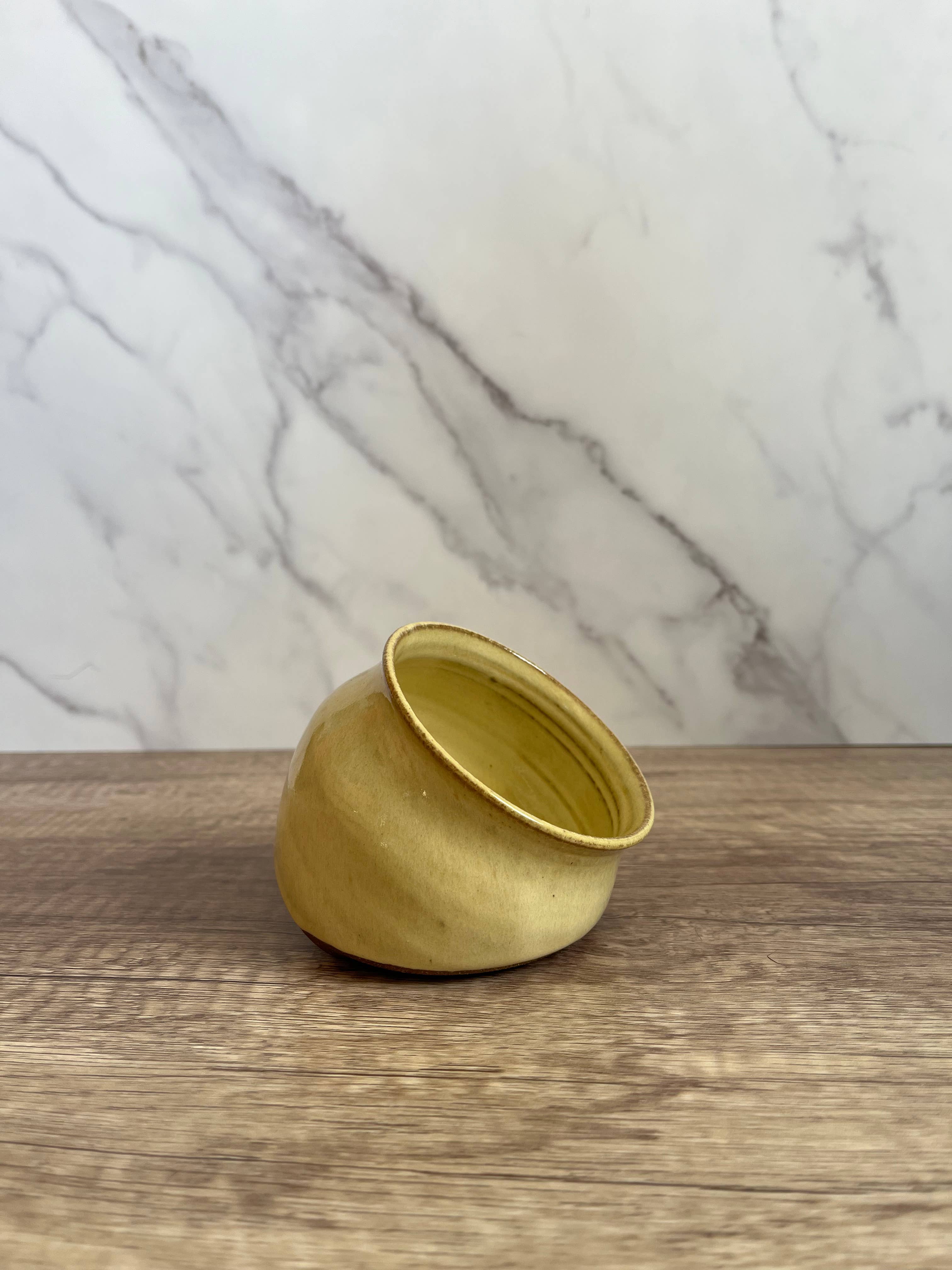 Uphill Pottery - Wholesale Salt & Pepper Shaker Set - Salt Pig2