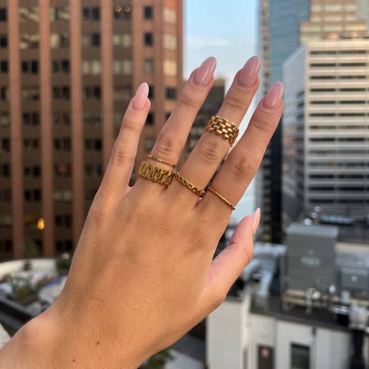 The Messy Archive - Wholesale Band/stacked ring - Mesh Gold Ring1