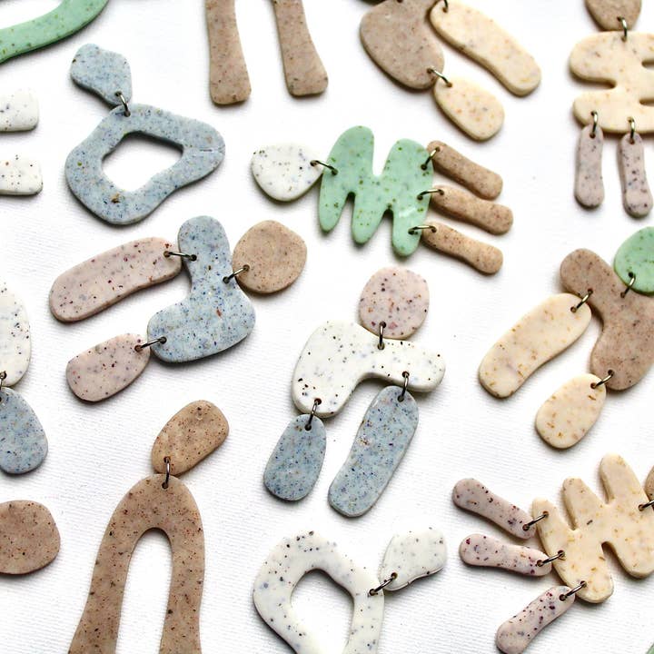 Künstlerische Boho-Ohrringe, Zeitgenössisch, Statement-Ohrringe, Steinschmuck für den Großhandel von Studio Niani