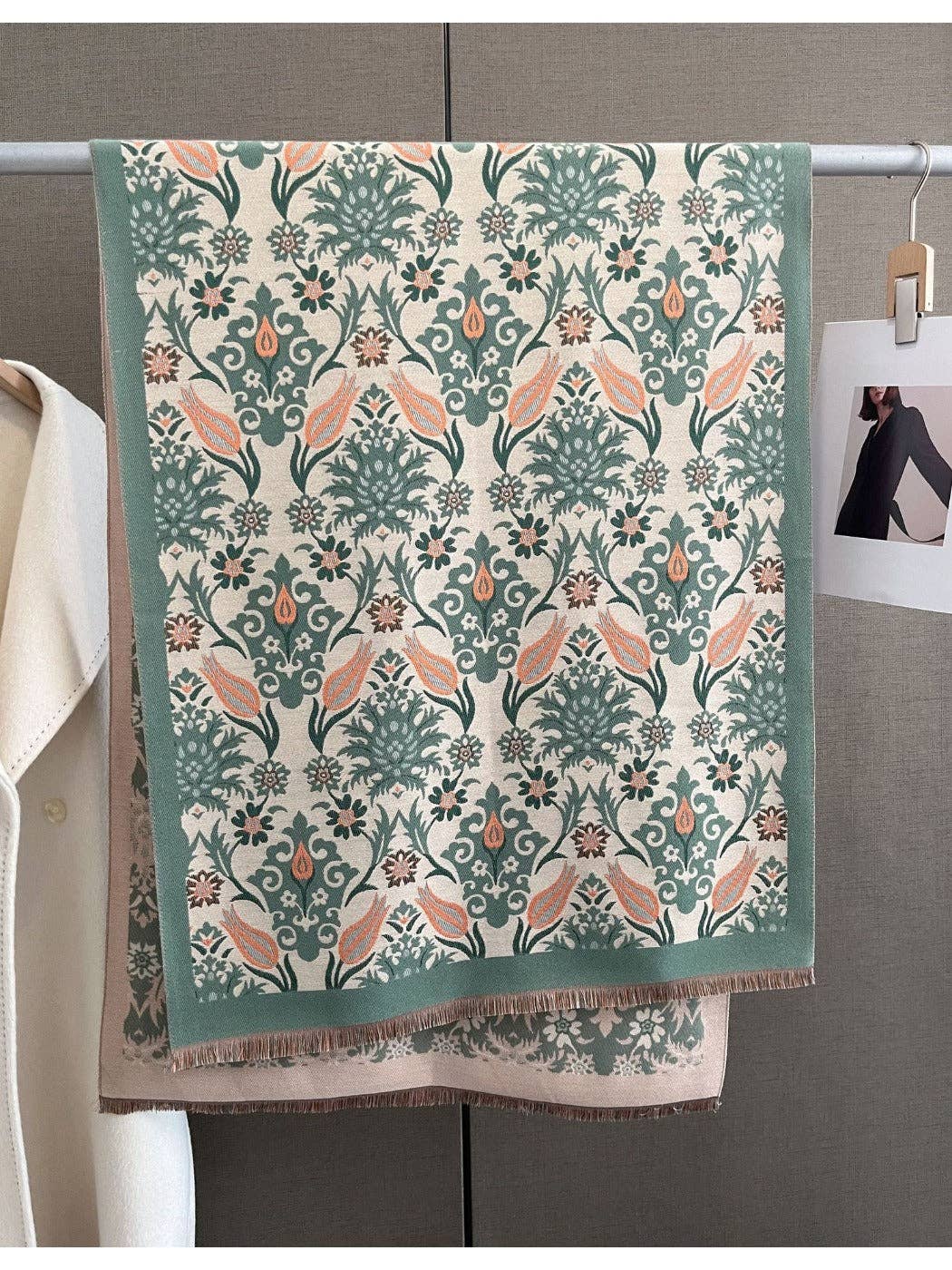 Funkyrel® Atzbranding Limited - Wholesale Scarf - Women's - Scarvii - Winter Paisley Scarf for Women0