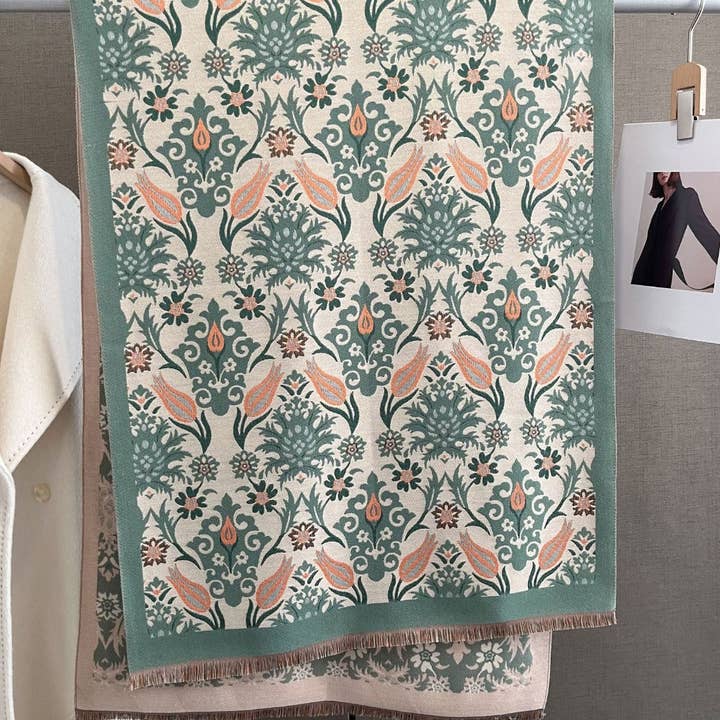 Funkyrel® Atzbranding Limited - Wholesale Scarf - Women's - Scarvii - Winter Paisley Scarf for Women