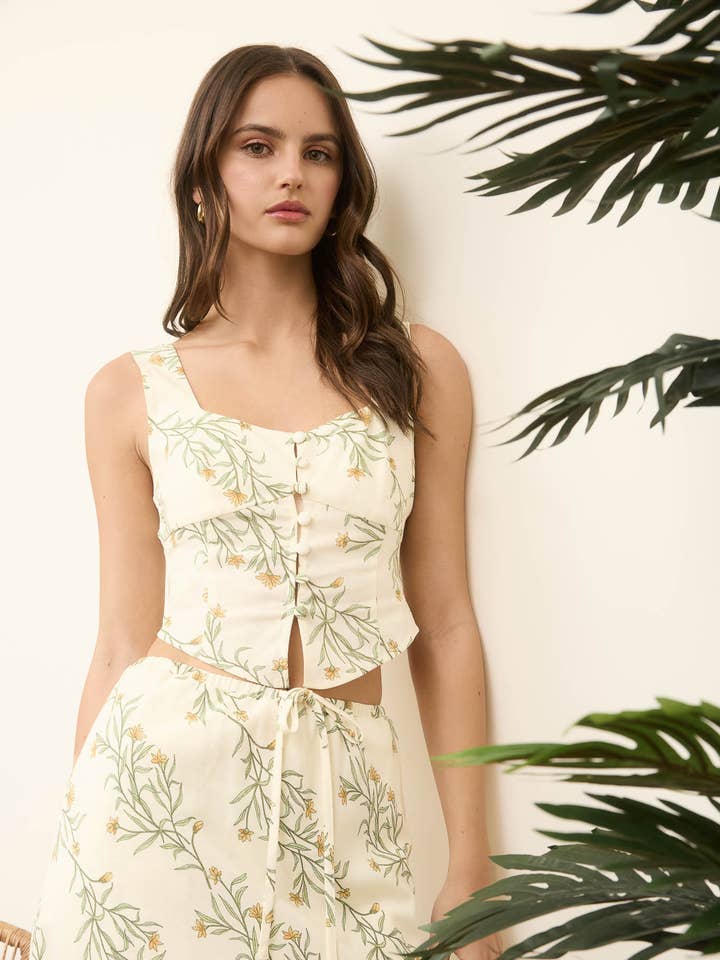 TOP CORTO IN LINO CON DETTAGLIO CORSETTO FLOREALE E BOTTONI per la vendita all'ingrosso da parte di The Workshop Studio