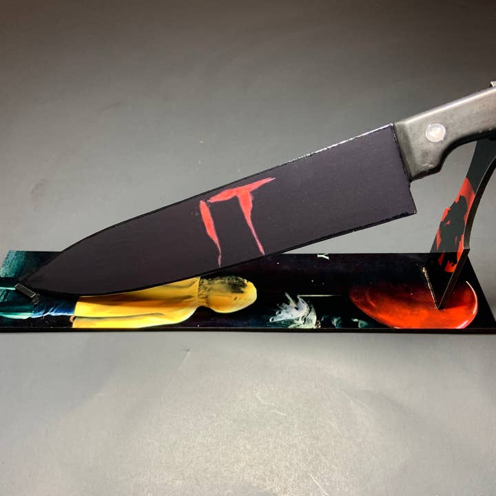 Dead Dave Designs - Vente Couteau de cuisine/multi-usage - Couteau IT Penny Wise avec/sans support sublimé3