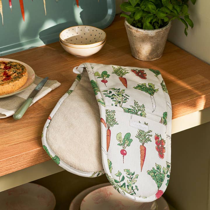 Garden Vegetables Double Oven Glove for wholesale by Sophie Allport