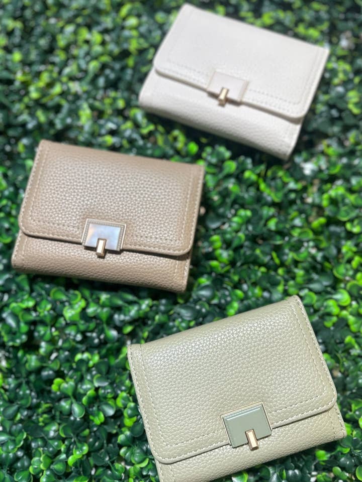 M1478 Melissa Small Wallet for wholesale by MiMi Wholesale