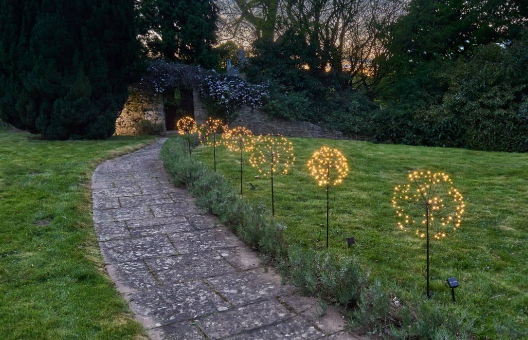 Lumina Of London Co - Wholesale Outdoor/Lawn Light - DISPLAY - Solar Dandelion3