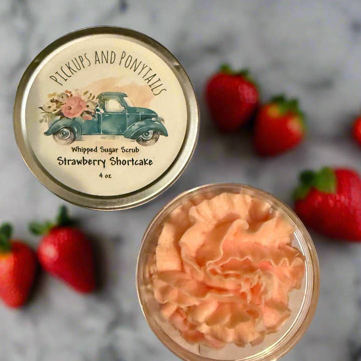 Gommage au sucre fouetté aux fraises pour la vente par Pickups And Ponytails
