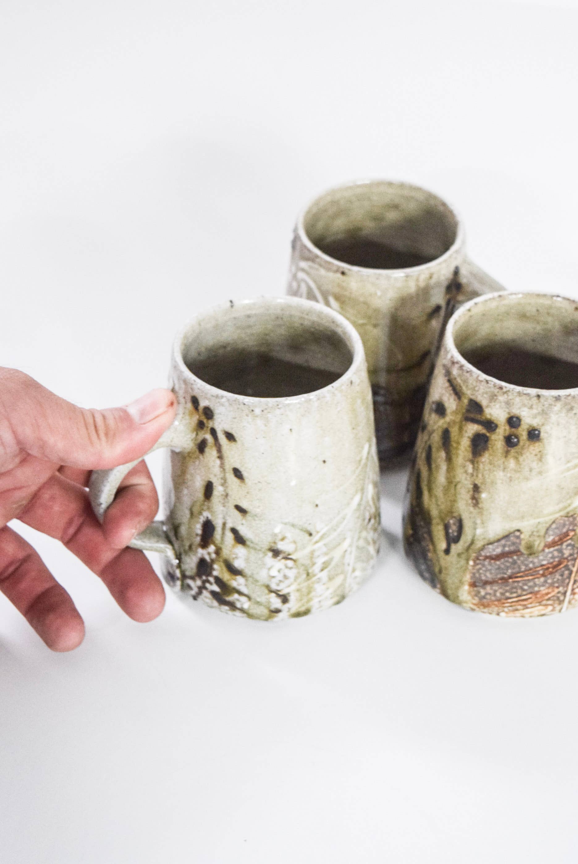 Curry Wilkinson Pottery - Wholesale Coffee Mug - Handmade Decorated Stoneware Mug with White Florals6