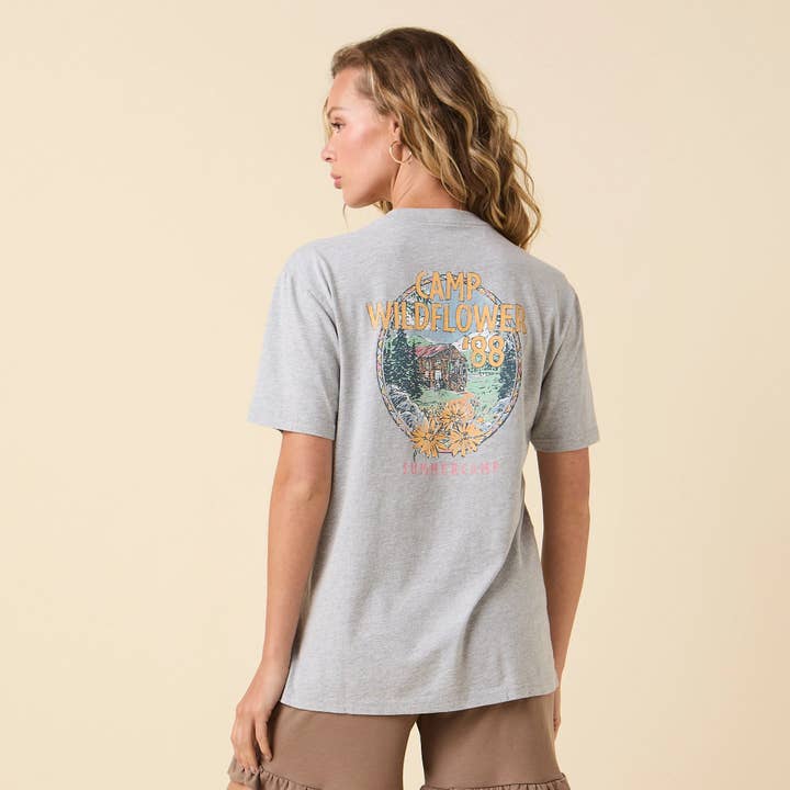 T-shirt Camp Wildflower - Gris Chiné pour la vente par Lauren James