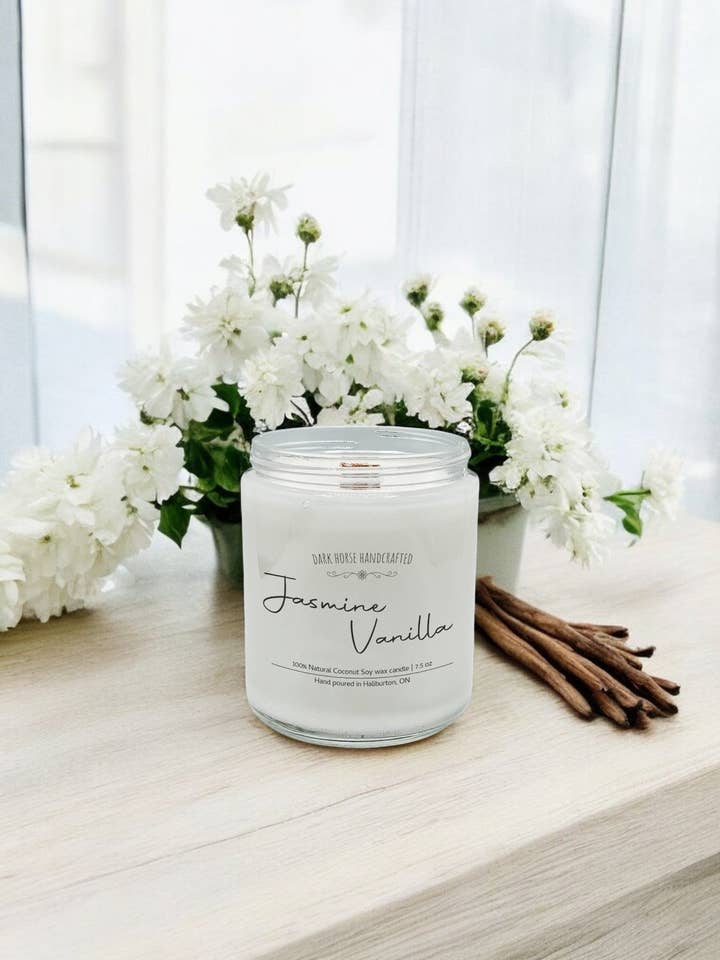 Bougie parfumée au jasmin et à la vanille pour la vente par Dark Horse Handcrafted
