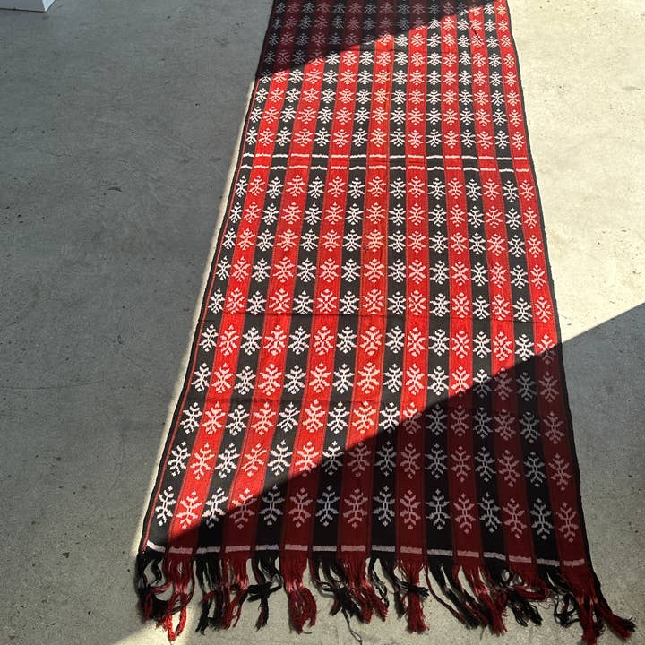 Office Objets - Wholesale Coverlet - Ikat, traditional Indonesian fabric from the island of Savu (Timor) red and black 2m25x7524