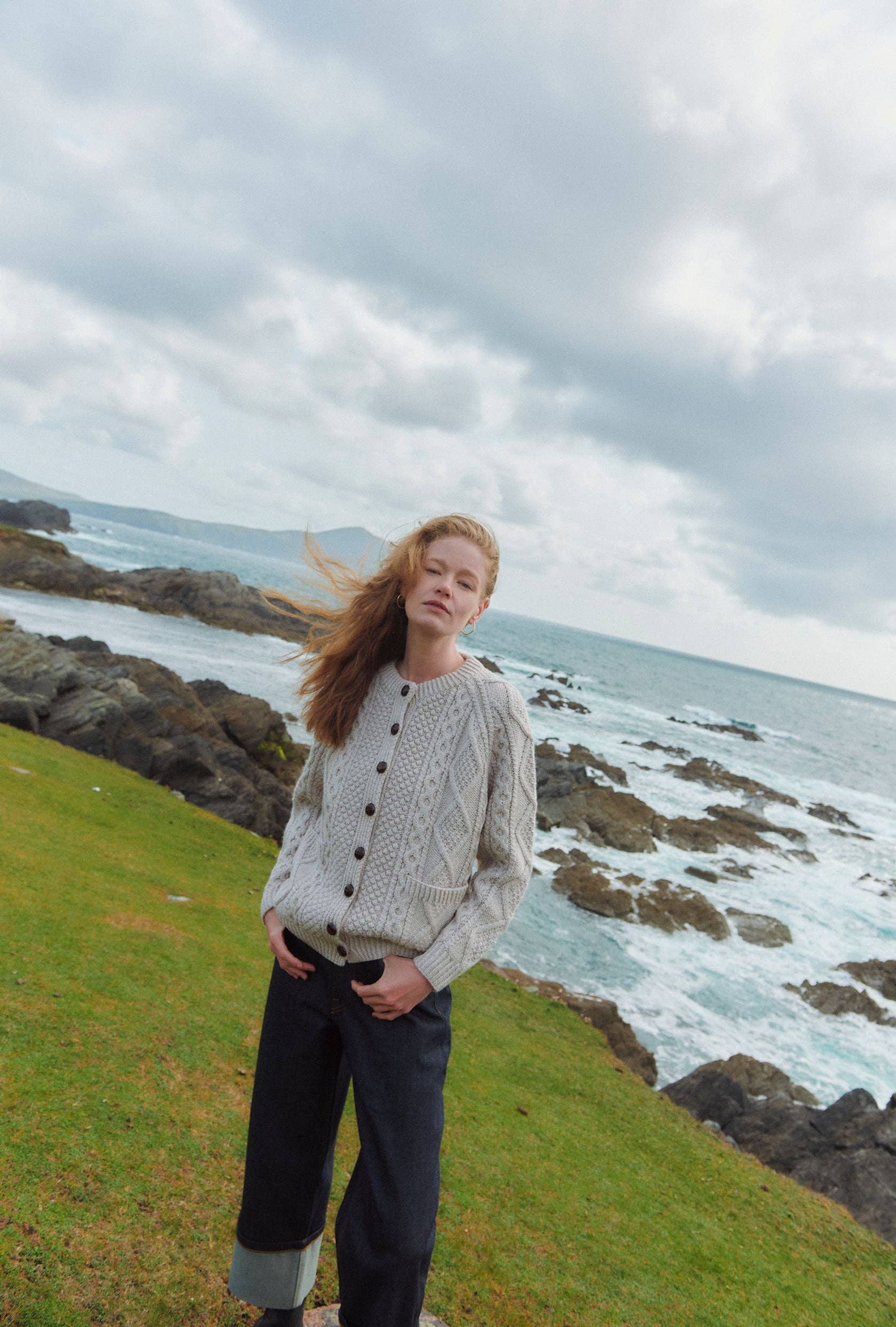 Aran Woollen Mills – Cardigan - Mulher por atacado – Breaffy Ladies Aran Casdigan - Aveia2