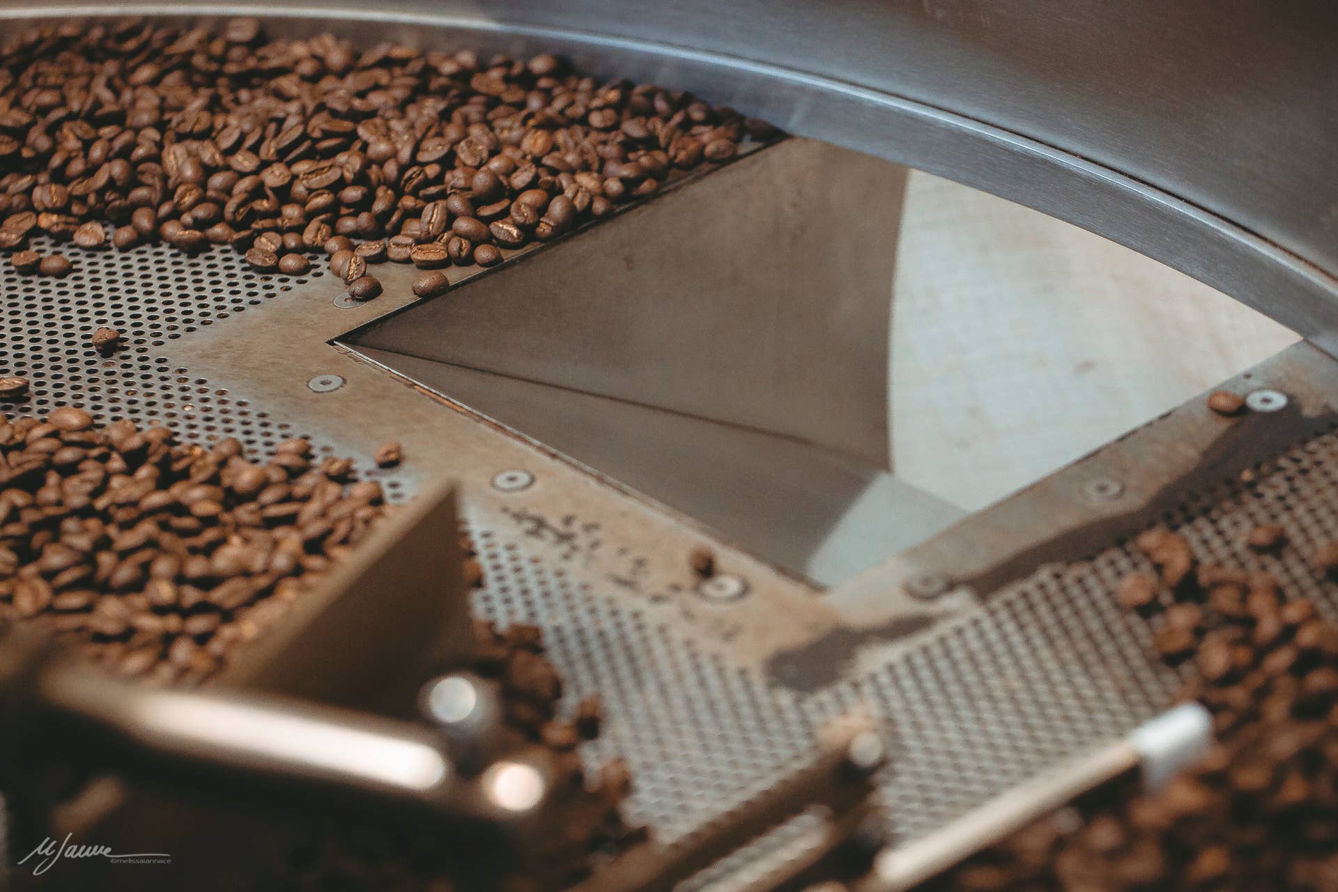 Cafe srls - Wholesale Instant Coffee/Espresso - BLACK MAMA Ground coffee - Classic Italian Espresso 250g8