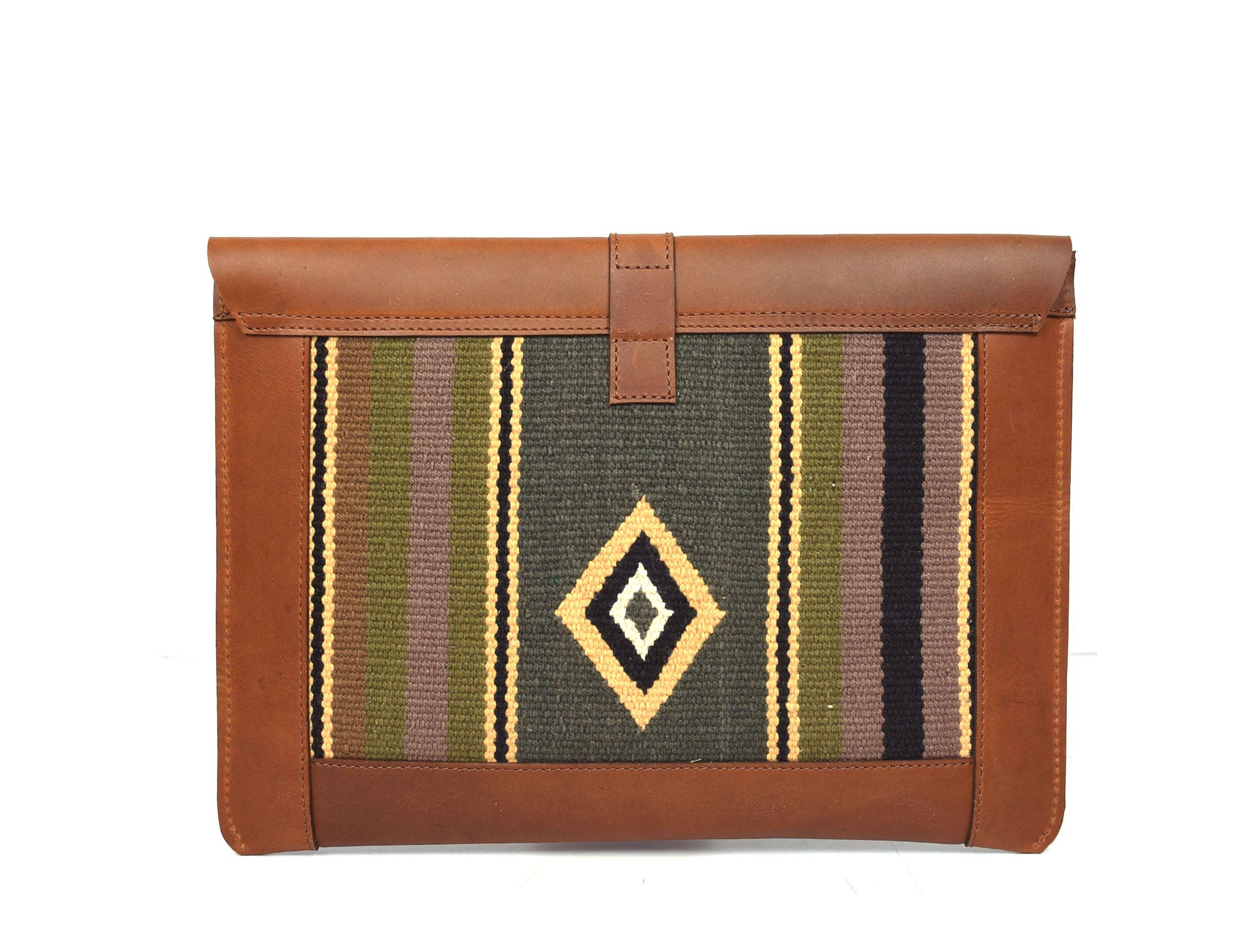 TLG Canada - Venta al por mayor Funda de portátil/tableta - Mujer - Funda de Cuero Vintage Bohemia para MacBook Caramelo Marrón4