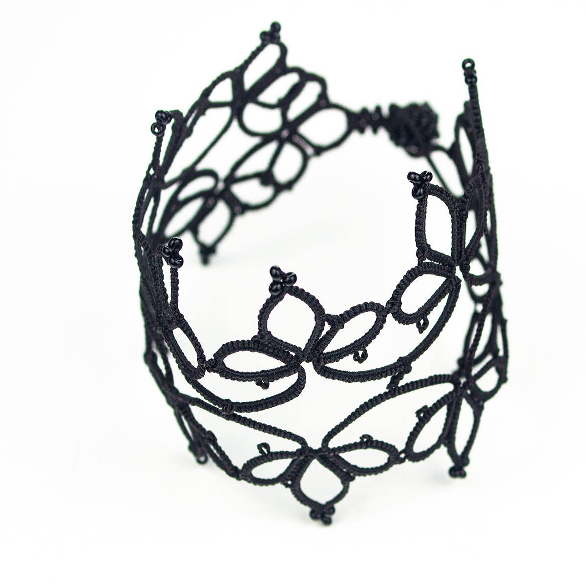 Silk Wool and Bijoux – Großhandel Armreif – „Gardenia“ Silk Tatted Armband1