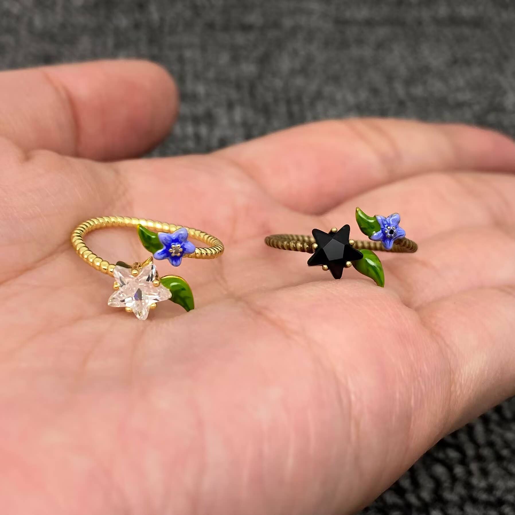 Mio Queena - Vente Bague de cocktail/de cérémonie - Bague Vintage Étoile & Fleur en Strass Ajustable0