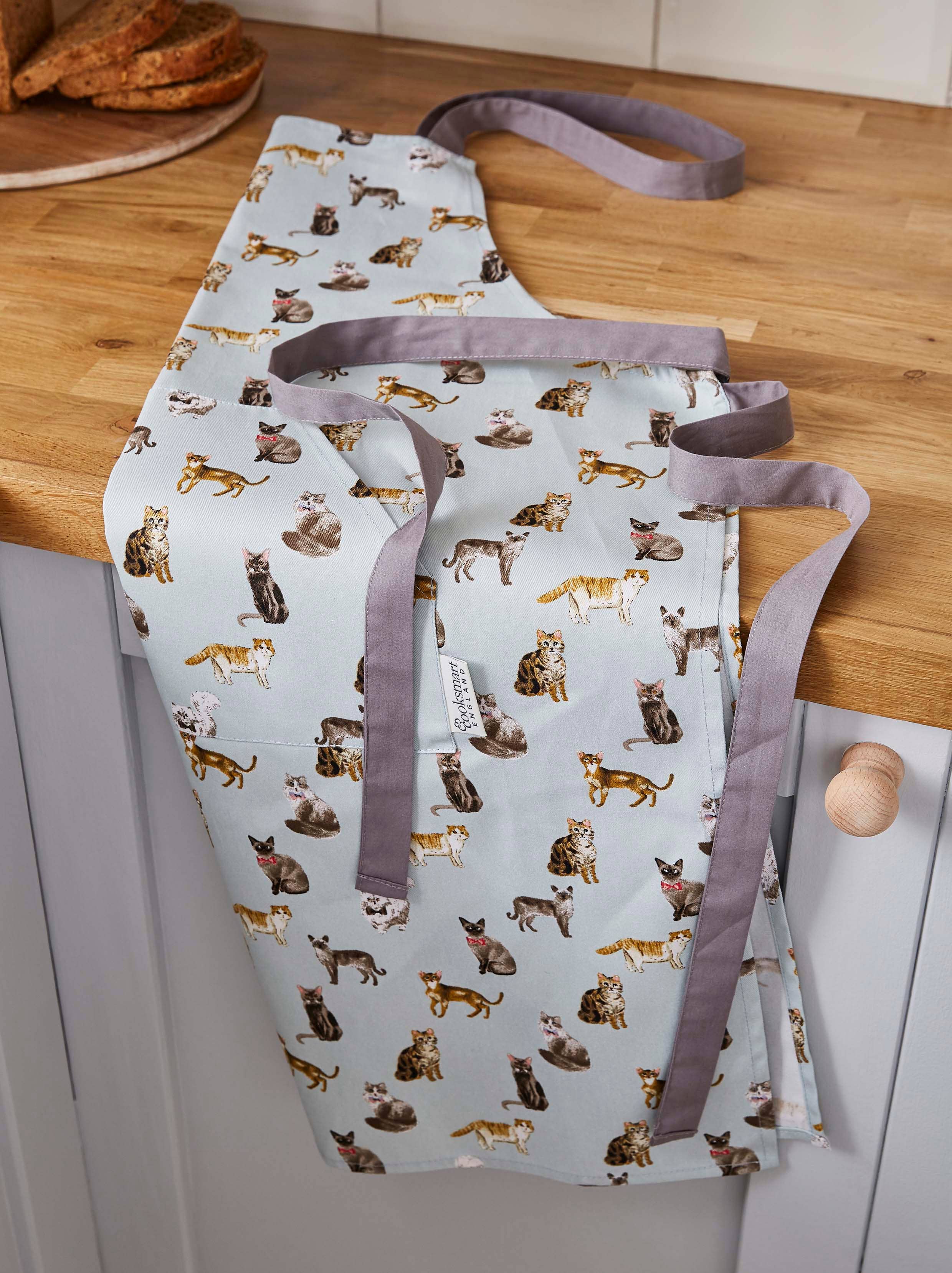 Multi Apron Curious Cats for wholesale on Faire2