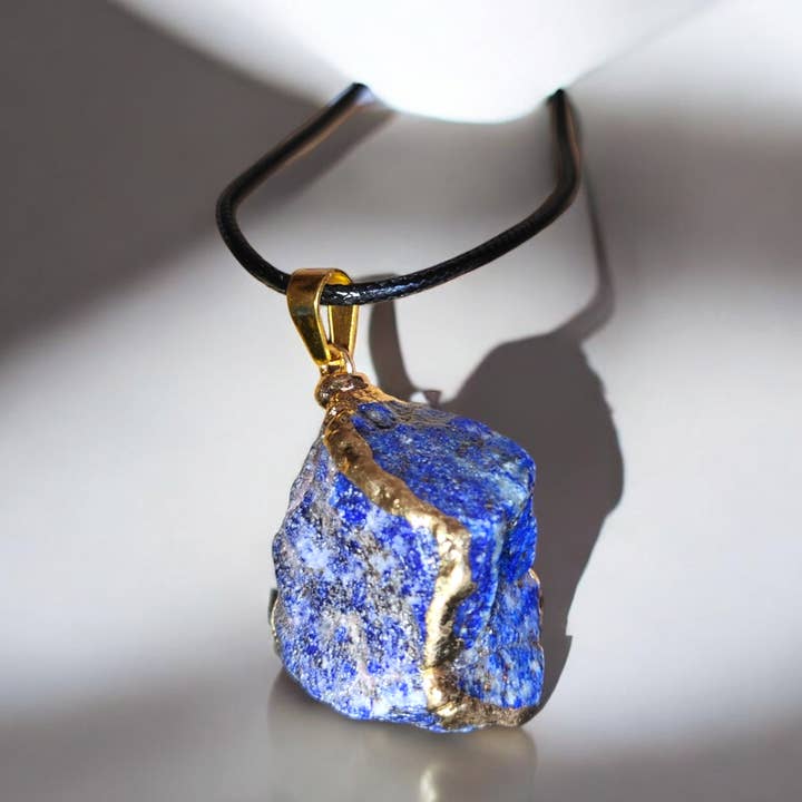 Raw Lapis Lazuli Pendant Gold Plated for wholesale by Magic Moon