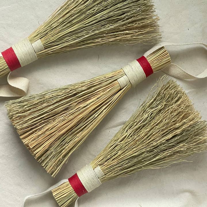 Husk Brooms - Wholesale Broom - Crumb Brush 3