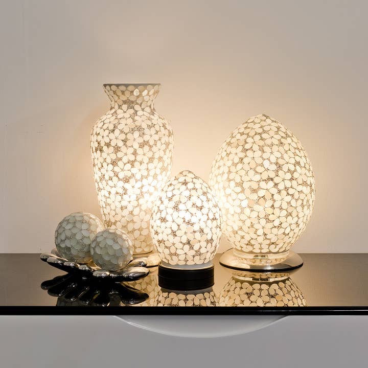 Febland – wholesale Accent/desk lamp – Mosaic Glass Egg Lamp 30cm - Opaque White Flower