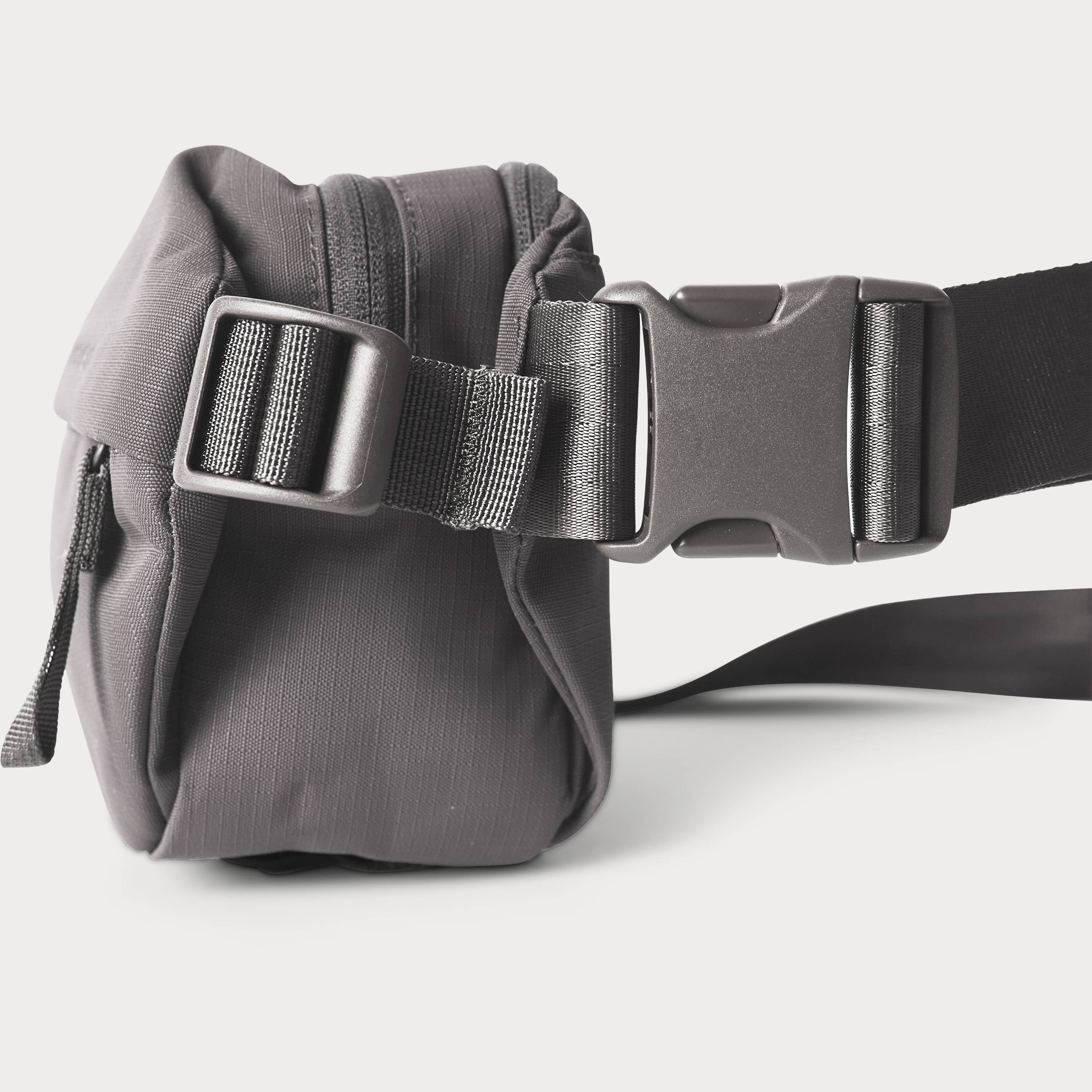 Moment - Wholesale Belt Bag - Unisex - Moment Everything Sling 2L3