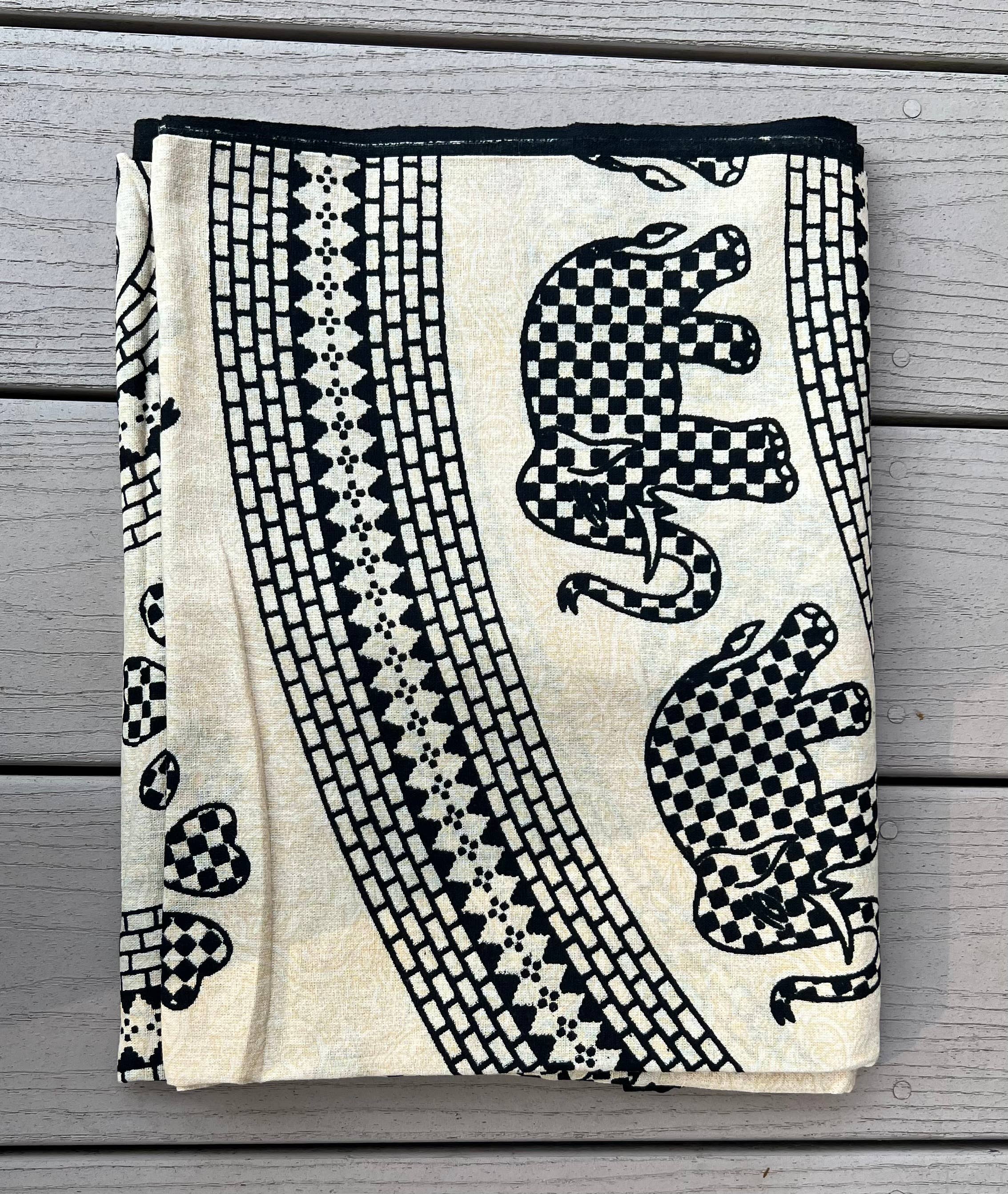 Lungta Imports - Vendita all'ingrosso Arazzi/Tessuti d'arredo - Arazzo Elephant Mandala 80 «X50" Bianco20