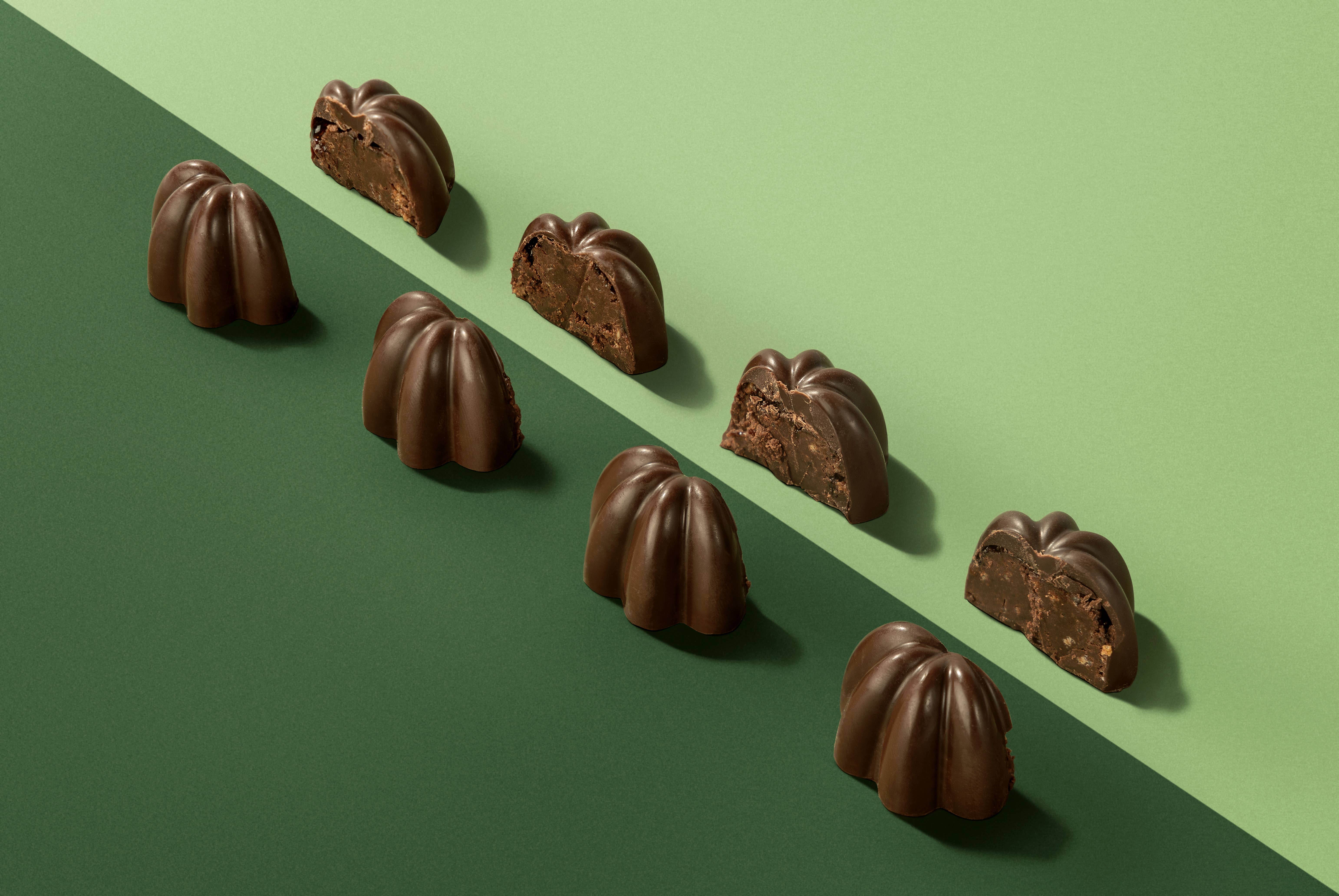 CIOCCOLATO CHIAMBRETTO 1910 - IL CIOCCOLATO DI TORINO - Venta al por mayor Caja de bombones - Bonèt praliné - Chiambrettino® - en caja de regalo1