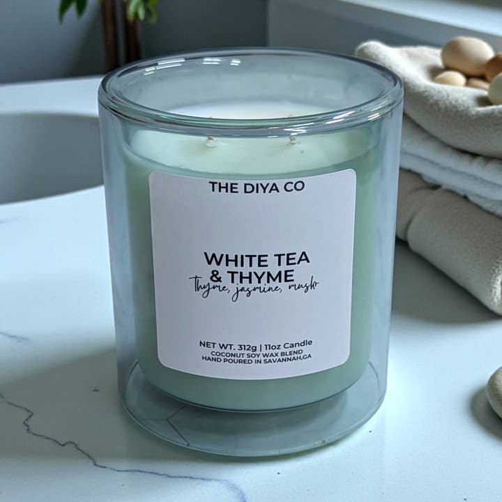 11 oz Hvid Te + Timian | Kokos Soja Lys for engroshandel hos The Diya Co