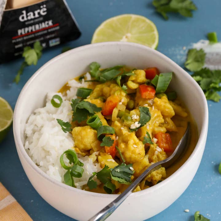 Darë Vegan Cheese - Wholesale Cheese - Pepperjack Plant-Based Cheese Wedge2