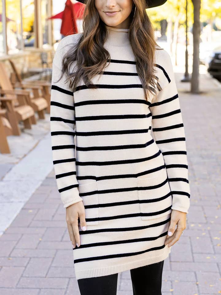 Abito in maglia a righe in naturale-nero per la vendita all'ingrosso da parte di Grace and Lace