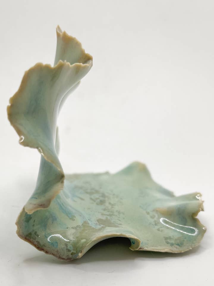 Bølgeskulptur for engroshandel hos Cori Ceramics & Art LLC