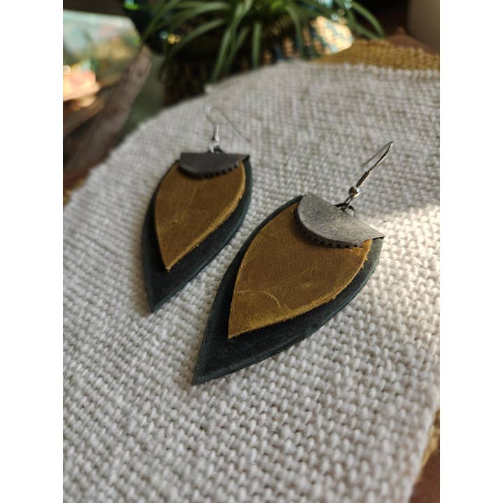 Native Leather Co - Vente Boucles d'oreilles pendantes - Boucles d'oreilles en cuir découpé à la main, couleur sarcelle et citron profond, en couches3