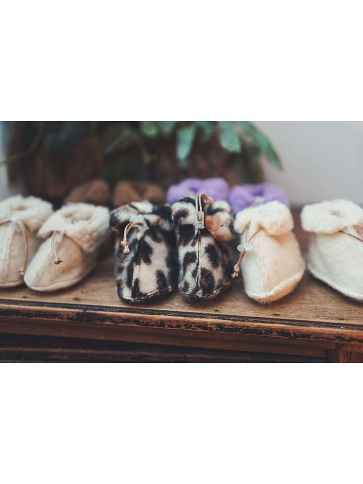 We Are Wovens - Wholesale Slippers - Baby - Wollen Slofjes - Espresso - Hoog4