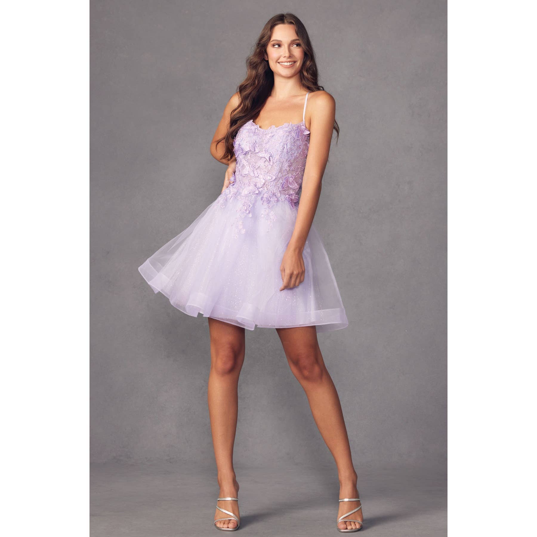 Juliet - Vendita all'ingrosso Vestito - Donna - Abito con applicazioni a farfalla 3D senza maniche 9026