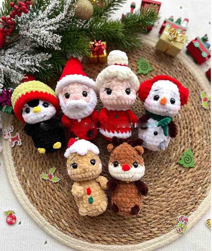 TOMOPOD LLC – wholesale Stuffed/plush toy – Kids & baby – Crochet Christmas, Santa Claus, Mrs. Claus, Gingerbread Man5